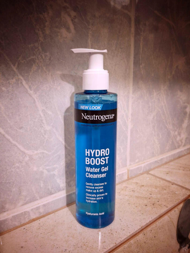 Neutrogena Hydro Boost arctisztító